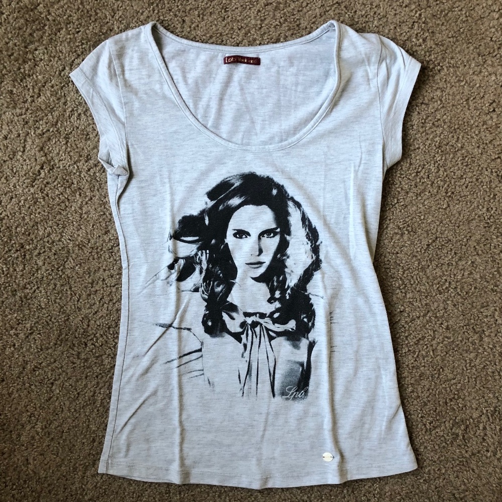 Tee shirt